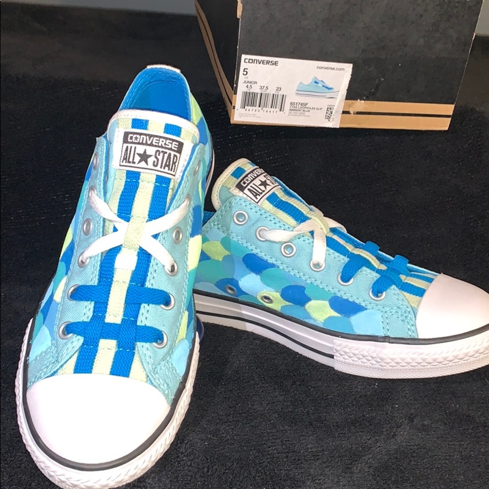 NWT CUSTOM hand painted mermaid converse